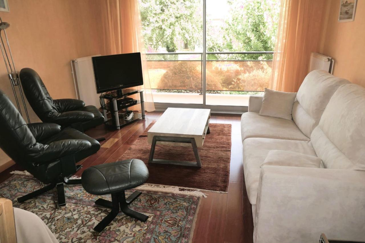 Apartamento Cosy Cocoon With Terrace Near The Sea Arcachón Exterior foto
